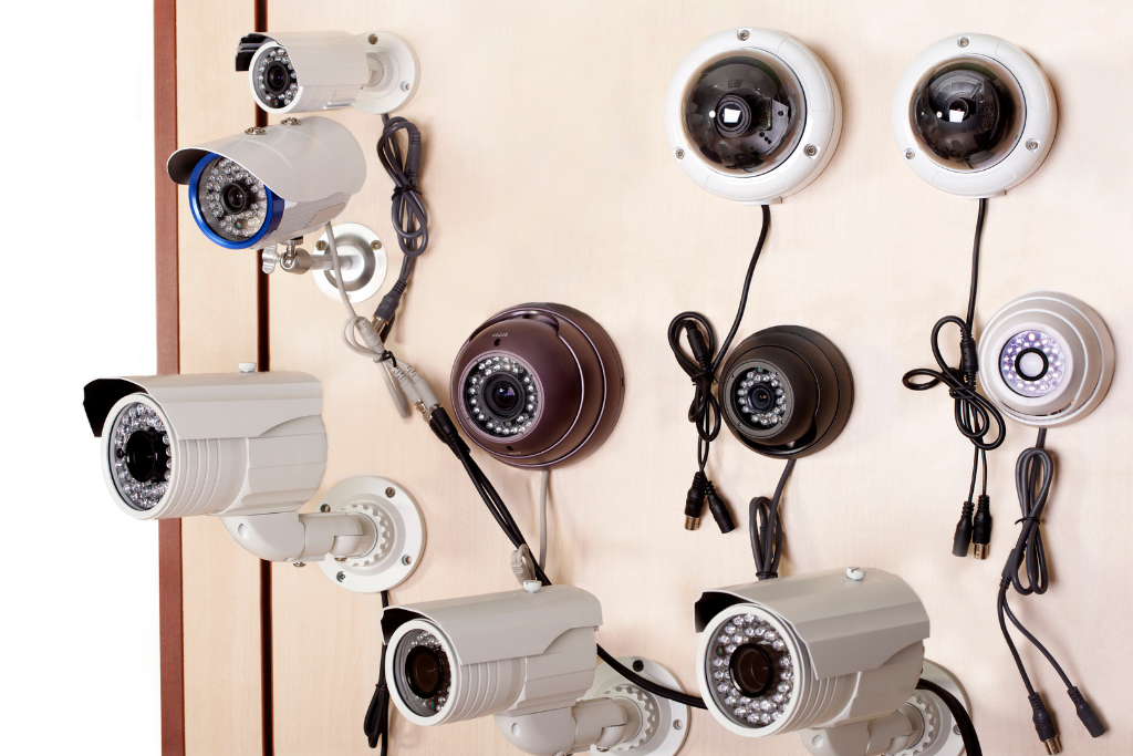 How to Choose the Right CCTV Cameras for Your Home or Office?